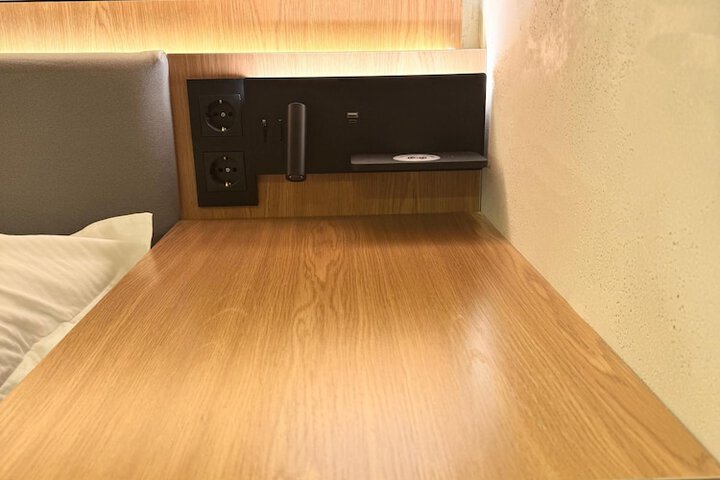 Room 6 of 21