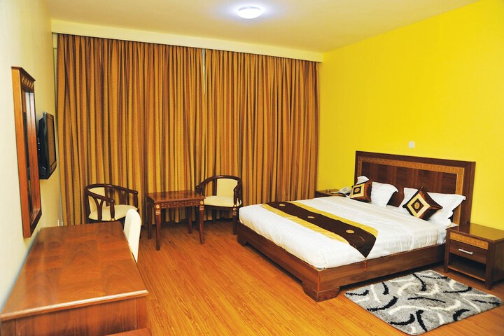Room 13 of 27