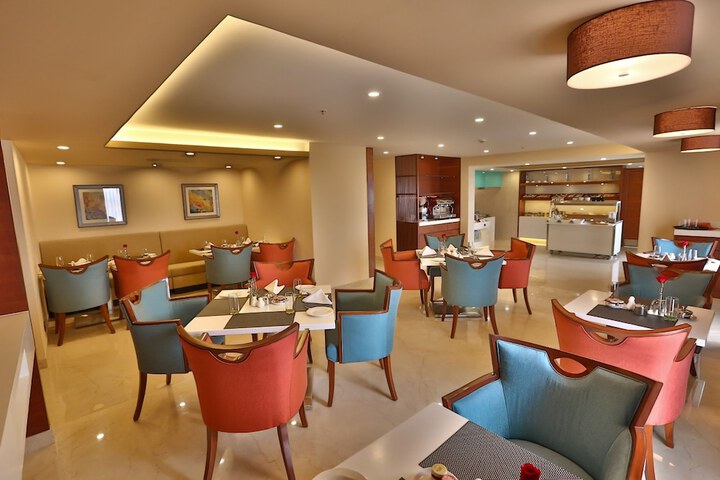 Lounge 62 of 67