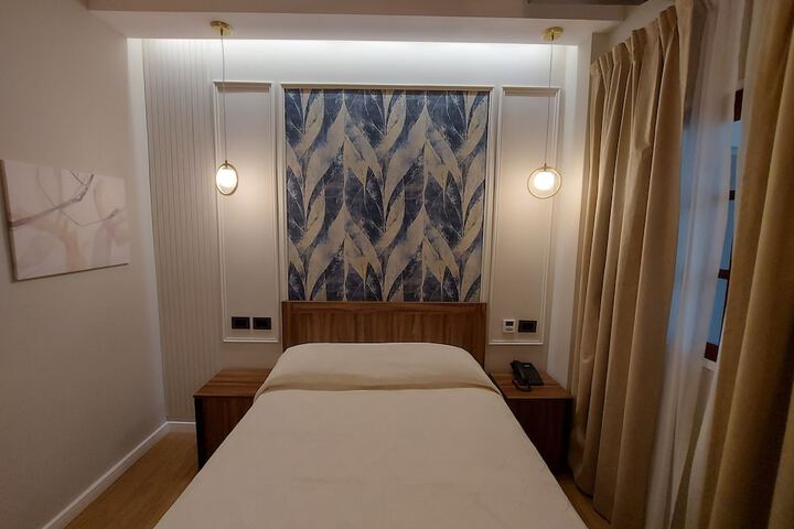 Room 25 of 51