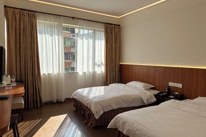 Room 18 of 33