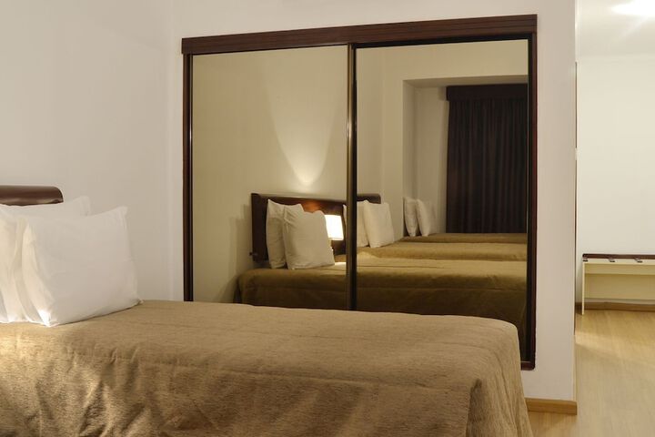 Room 12 of 65