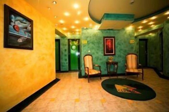 Entrance & Lobby