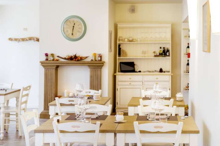 Dining 46 of 64