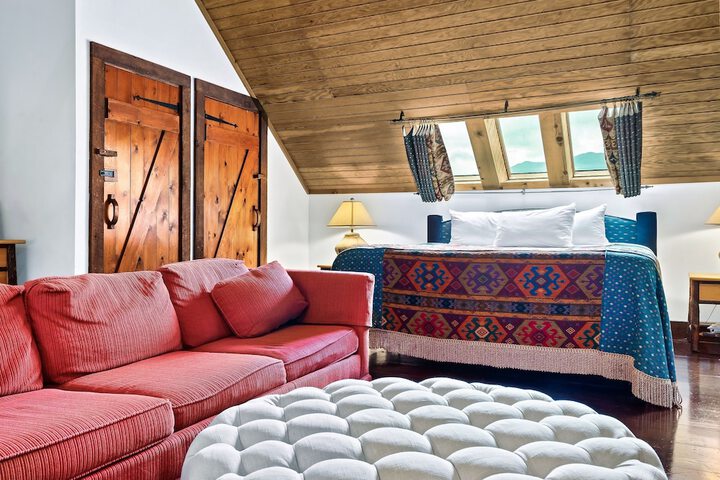 Snug Hug Queen Suite with Fireplace (34 of 131)