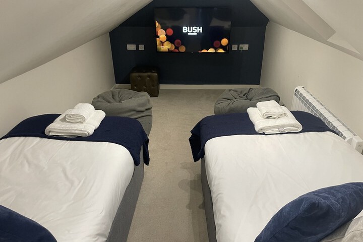 Room 12 of 133
