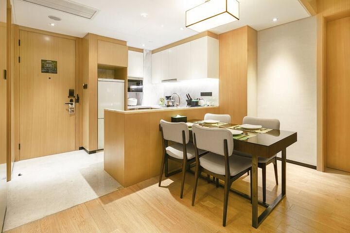 Room 15 of 48