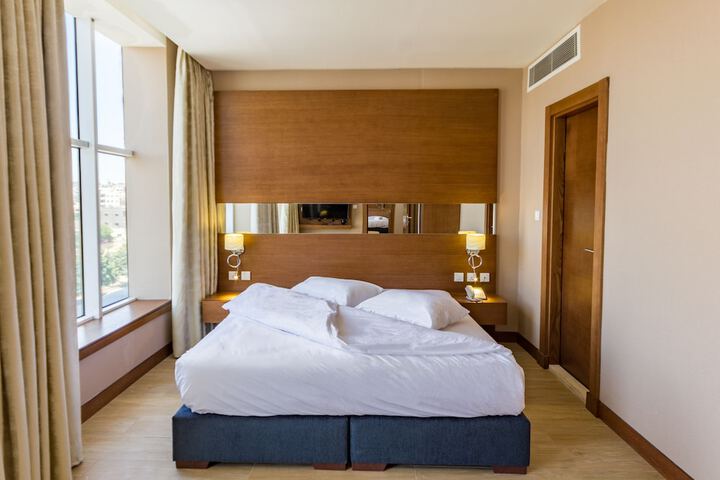 Room 8 of 36