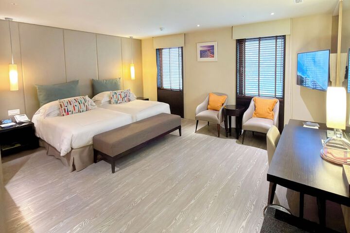 Room 10 of 86