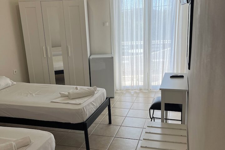 Room 26 of 96