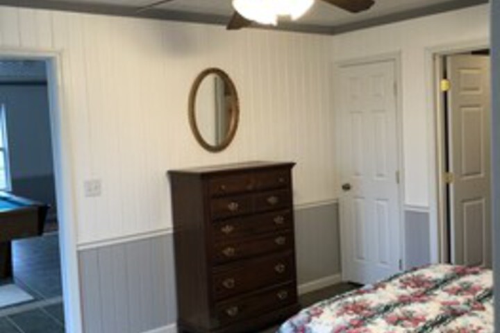 Room 32 of 35