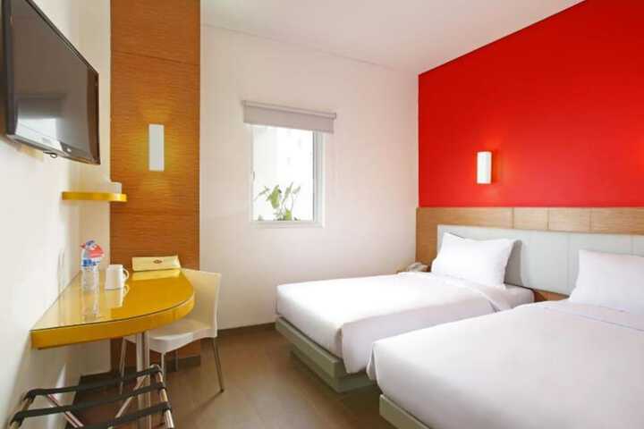 Room 8 of 18