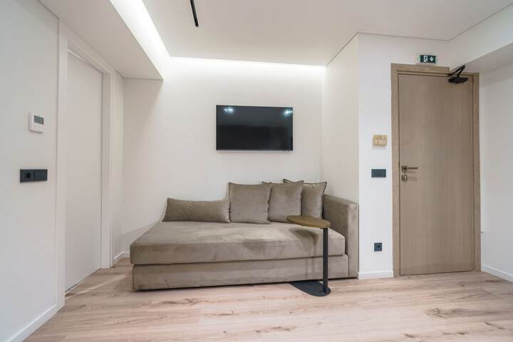 Room 45 of 109