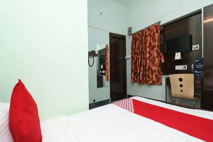 Room 4 of 13
