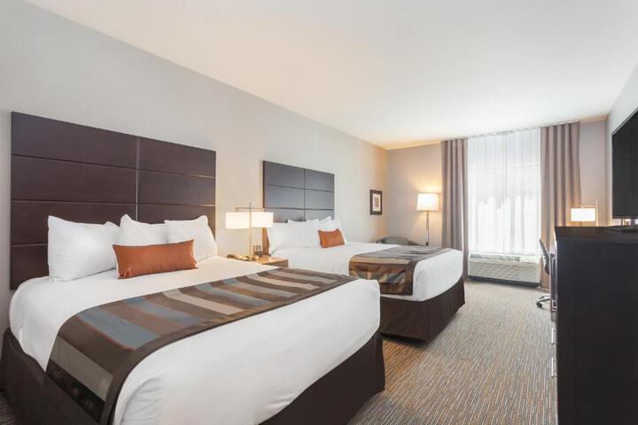 2 Queen Beds (3 of 4)