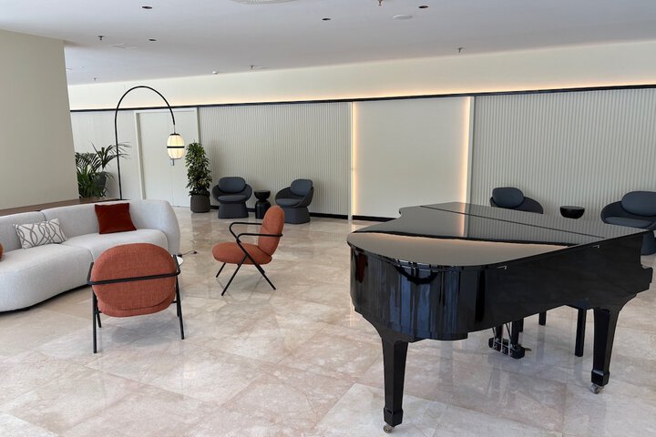 Lounge 145 of 174