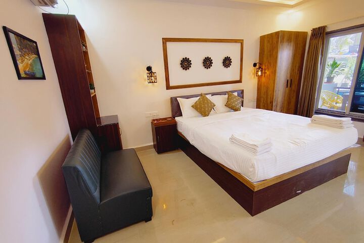Room 12 of 44