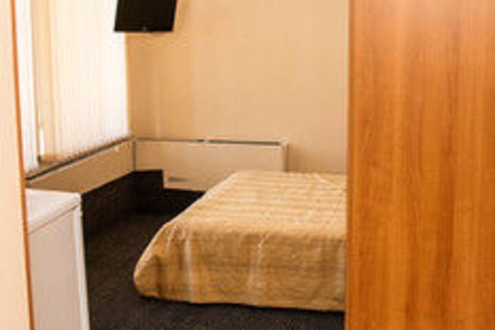 Room 12 of 27