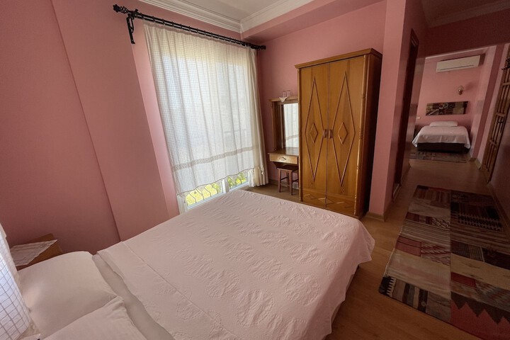 Room 13 of 64