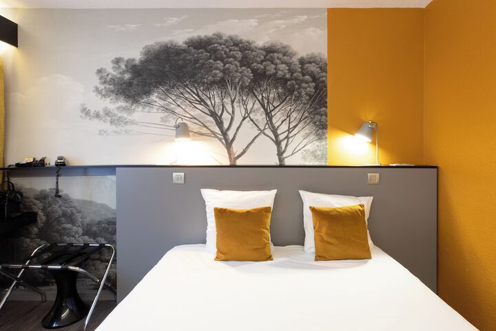 Room 16 of 51