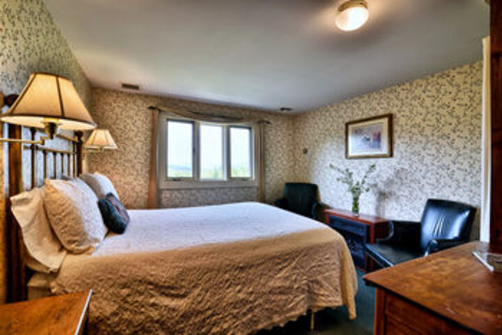 Room 30 of 49
