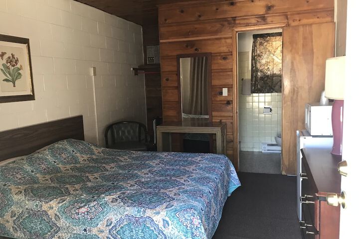 Room 8 of 20