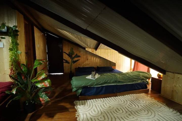 Room 14 of 35