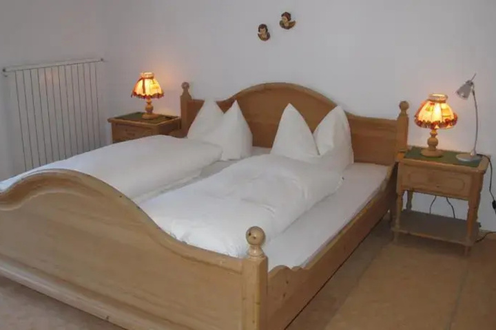 Room 2 of 12