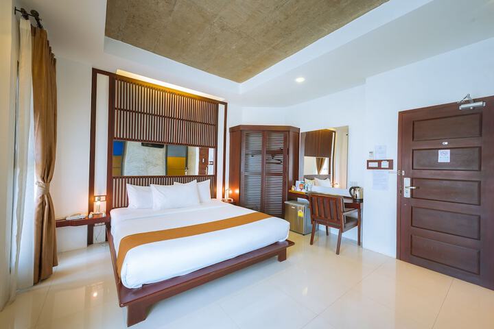 Room 5 of 40