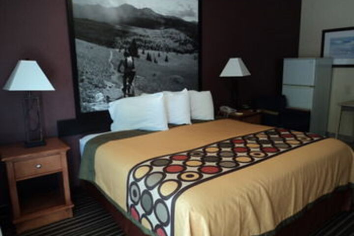 Room 27 of 49