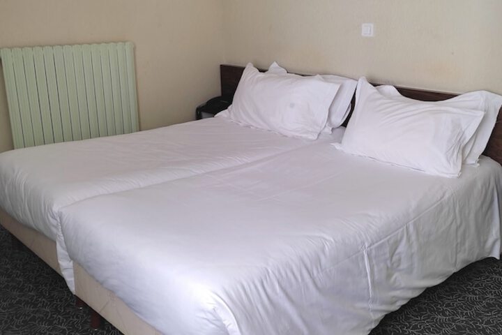 Room 49 of 86