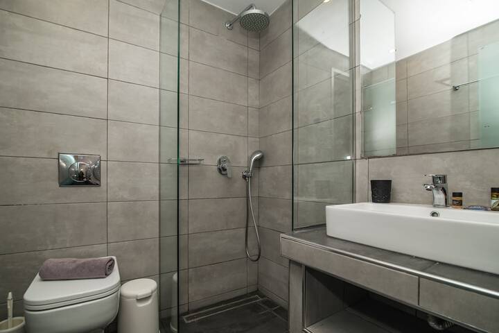 Clean Restrooms