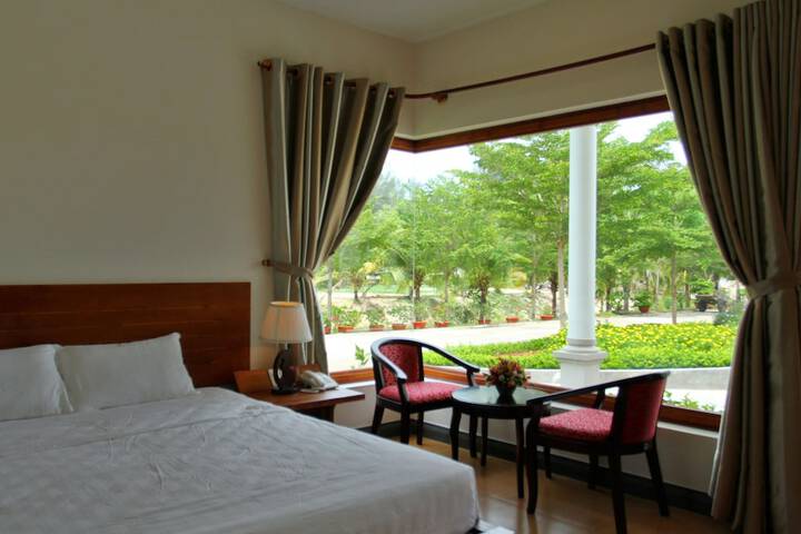 Room 4 of 140
