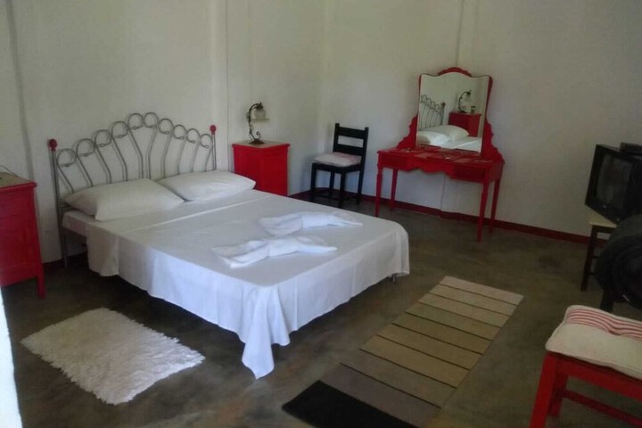 Room 10 of 50