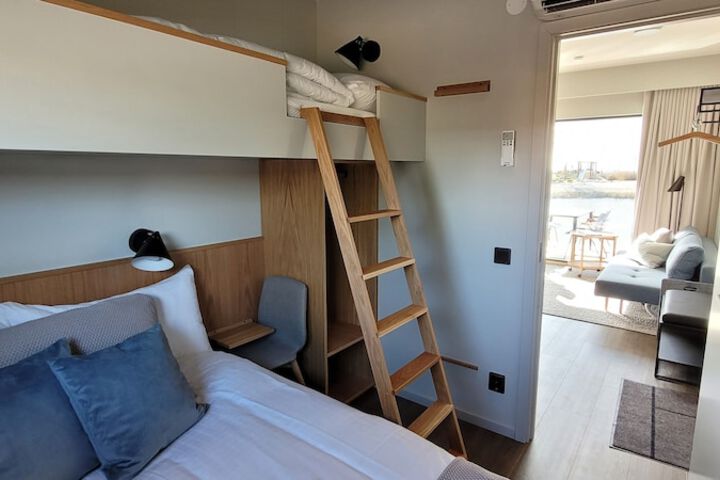 Room 13 of 73