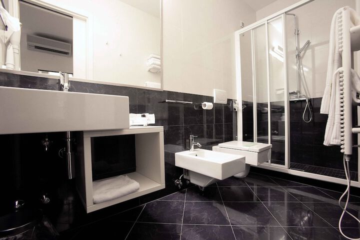 Room 34 of 49