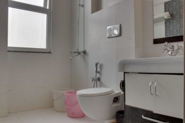 Room 2 of 17