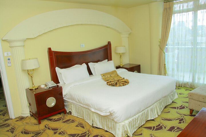 Room 33 of 66