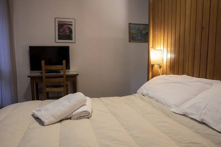 Room 7 of 107