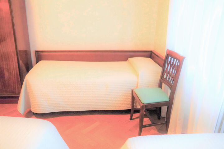 Room 31 of 201