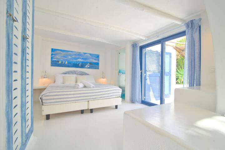 Room 34 of 246