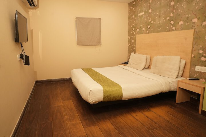 Room 34 of 46