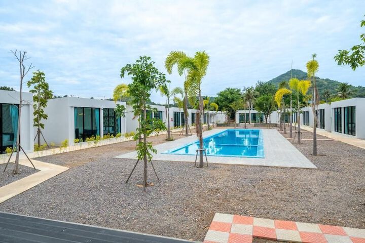 Pool 17 of 26