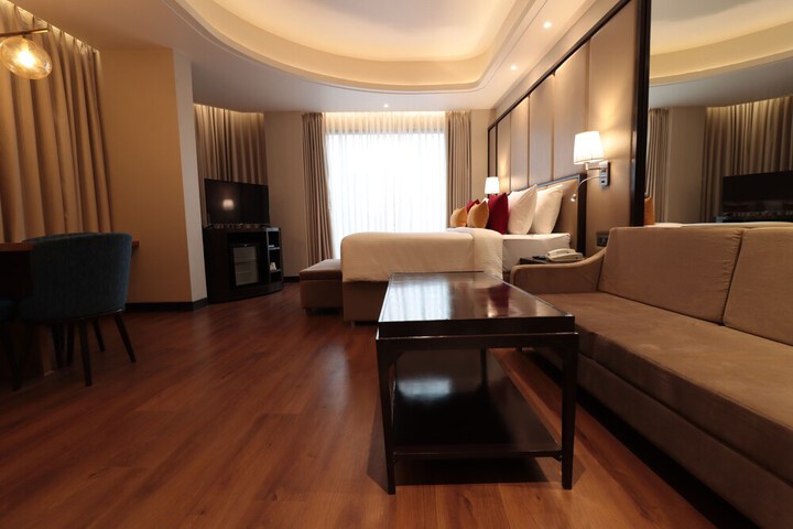 Room 11 of 74