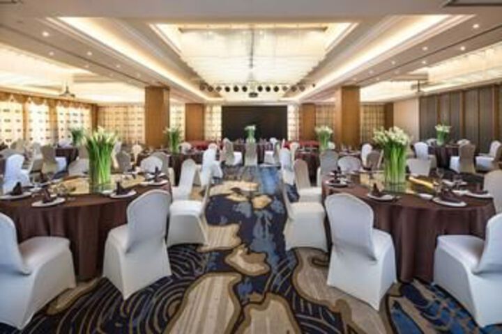 Ballroom/Hall 4 of 61