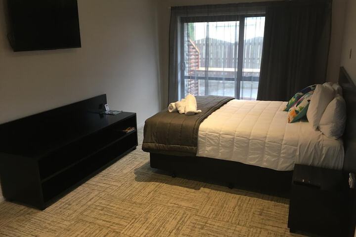 Room 16 of 64