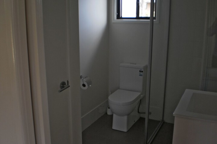 Room 8 of 10