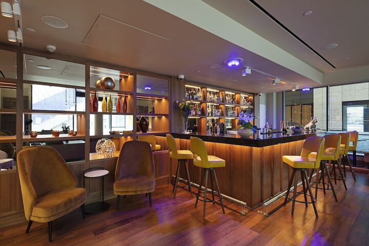 Lounge 57 of 70