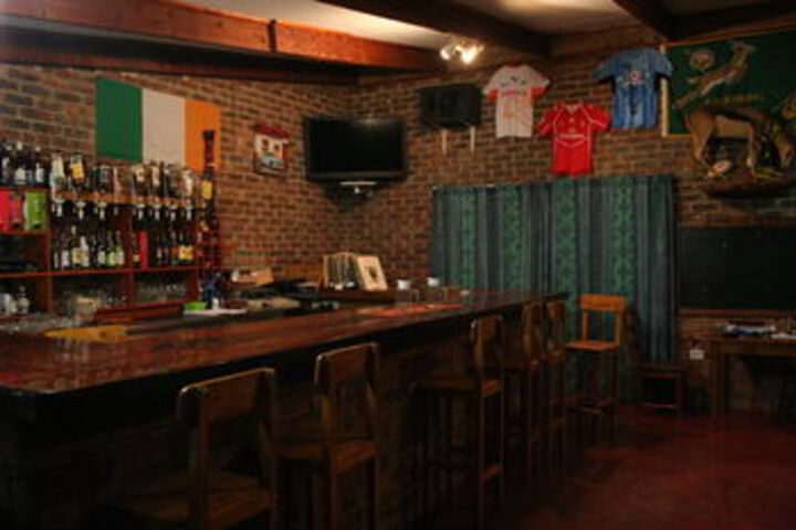 Lounge 44 of 46