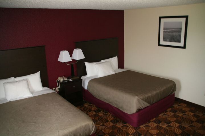 1 Queen Bed (18 of 22)